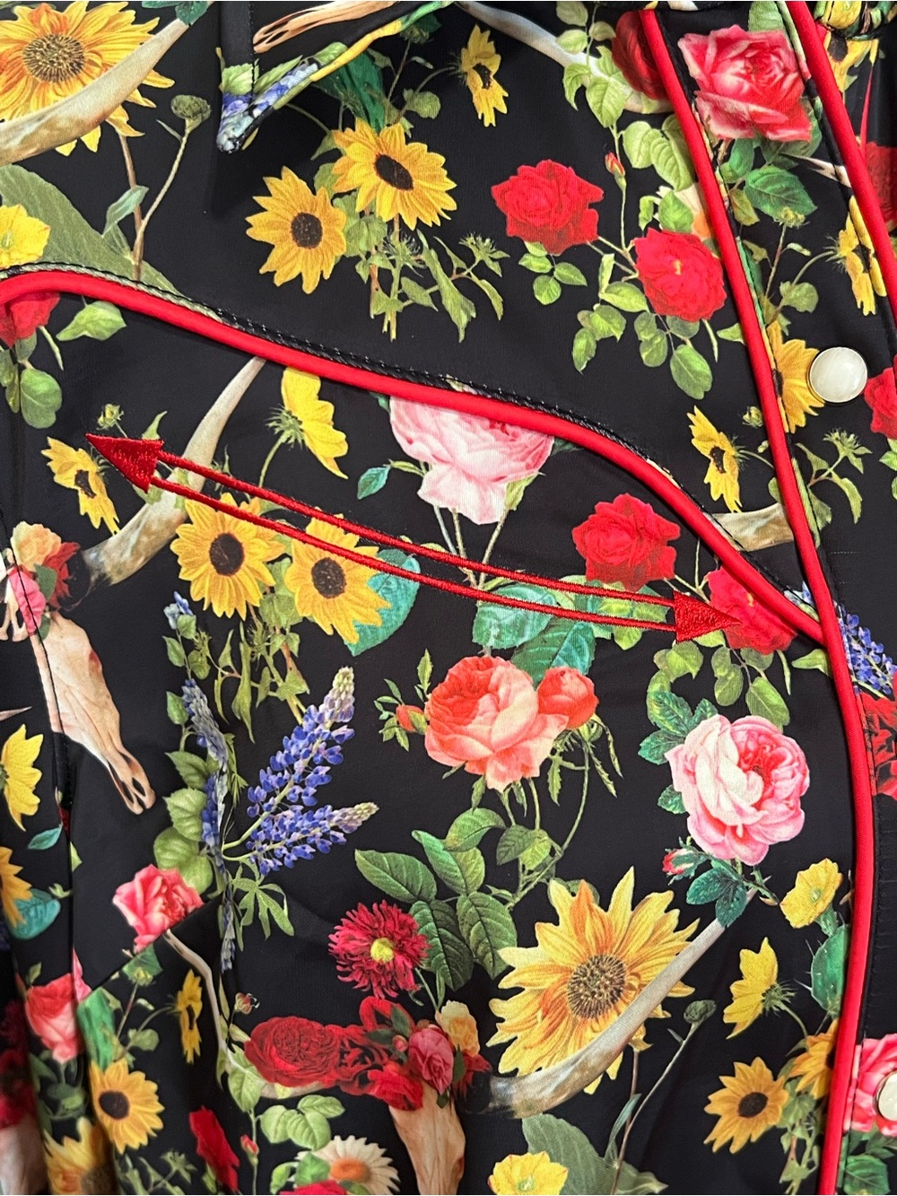 So good!! Junk Gypsy x Rodeo Quincy Floral Black Pearl Snap